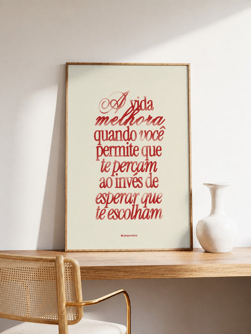 Quadro A Vida Melhora emoldurado em ambiente, mockup 1