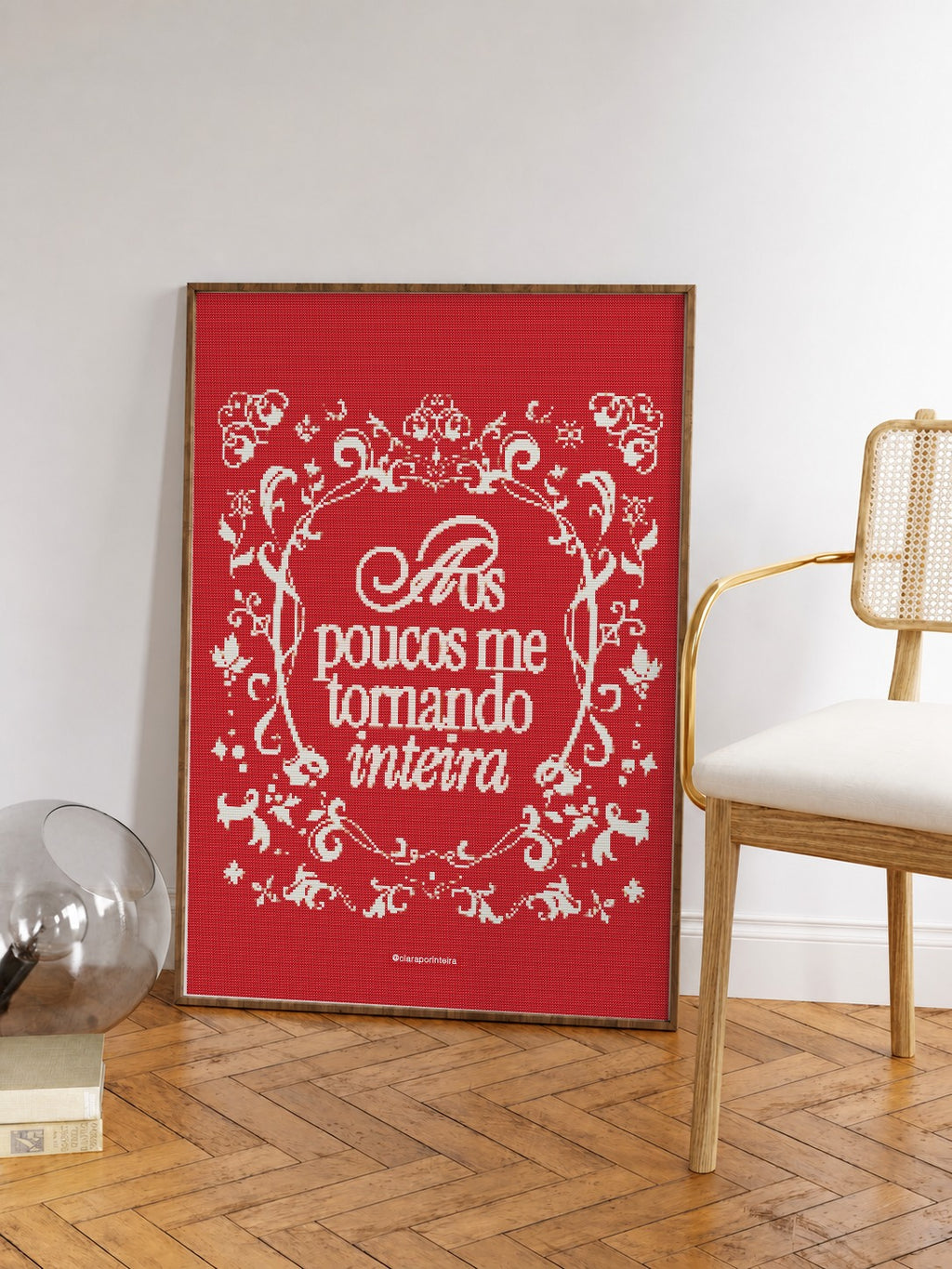 Quadro Me Tornando Inteira (Vermelho) emoldurado em ambiente, mockup 2