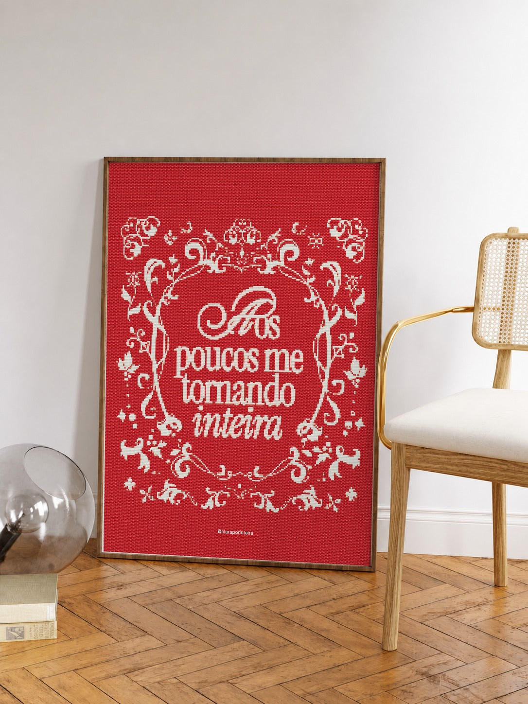 Quadro Me Tornando Inteira (Vermelho) emoldurado em ambiente, mockup 2